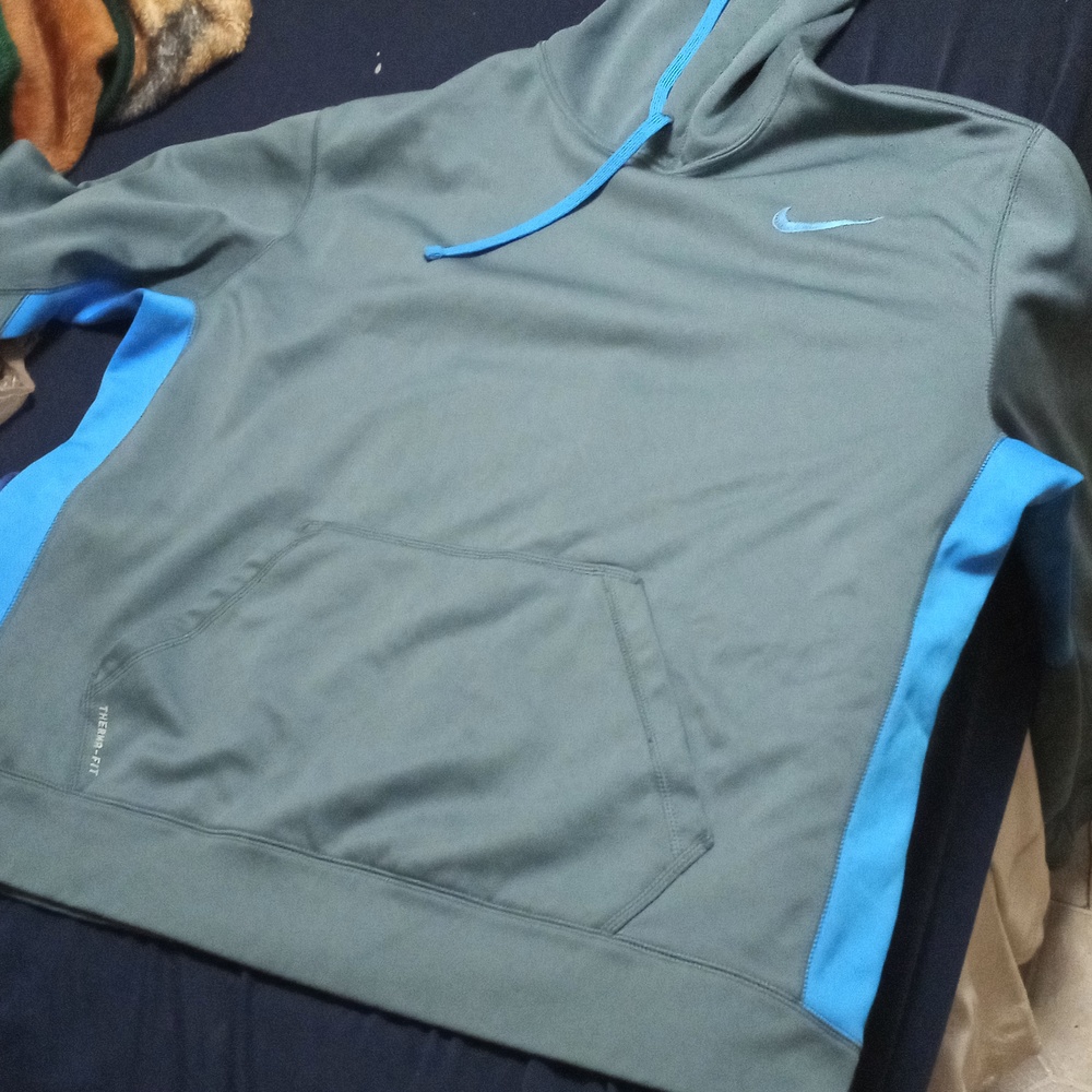 Nike therma-fit gray hoodie with blue accents